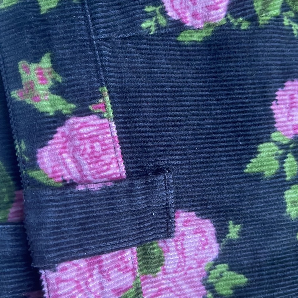 5/$25 Wild Fable Black Floral Mini Skirt - Picture 4 of 4